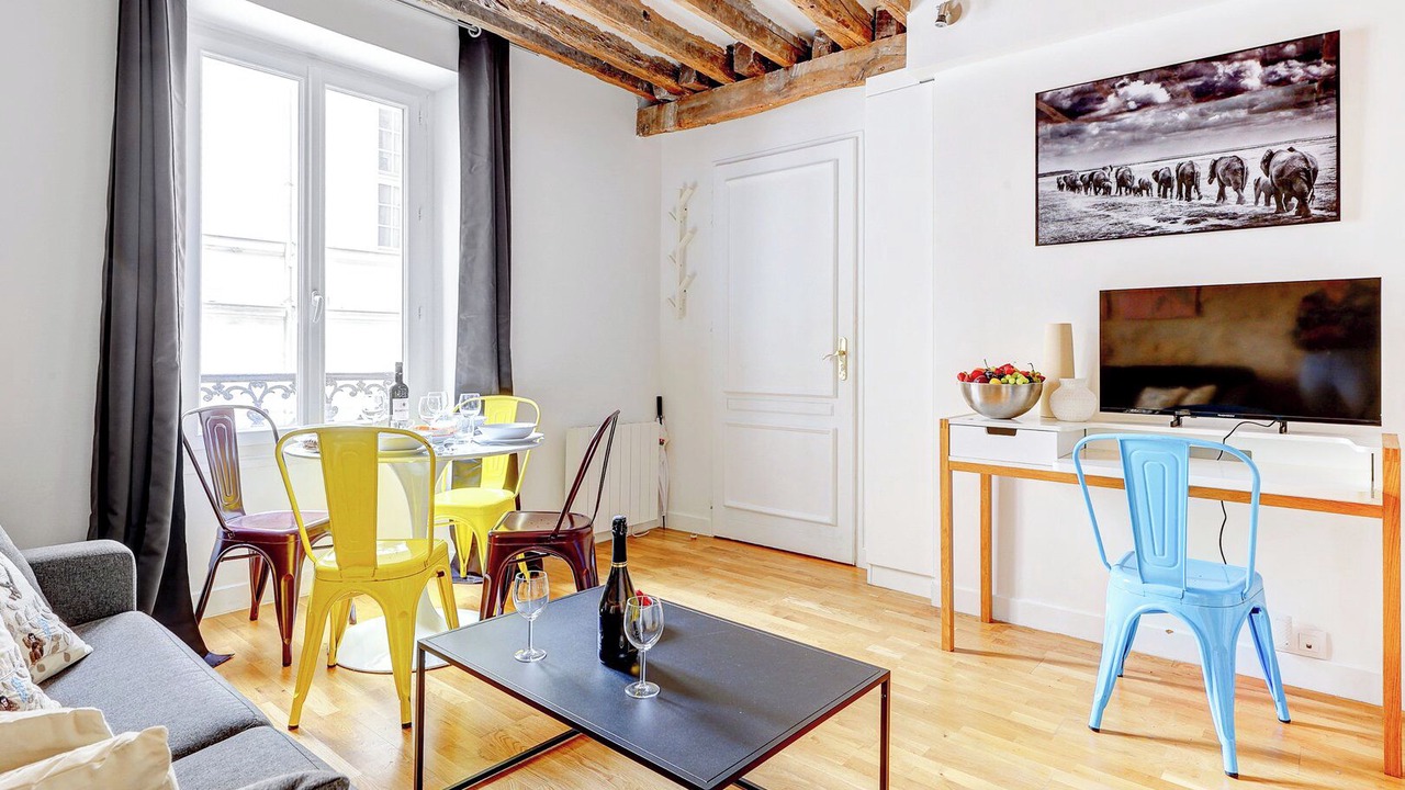 Photo of Livingroom in Arts-et-Metiers