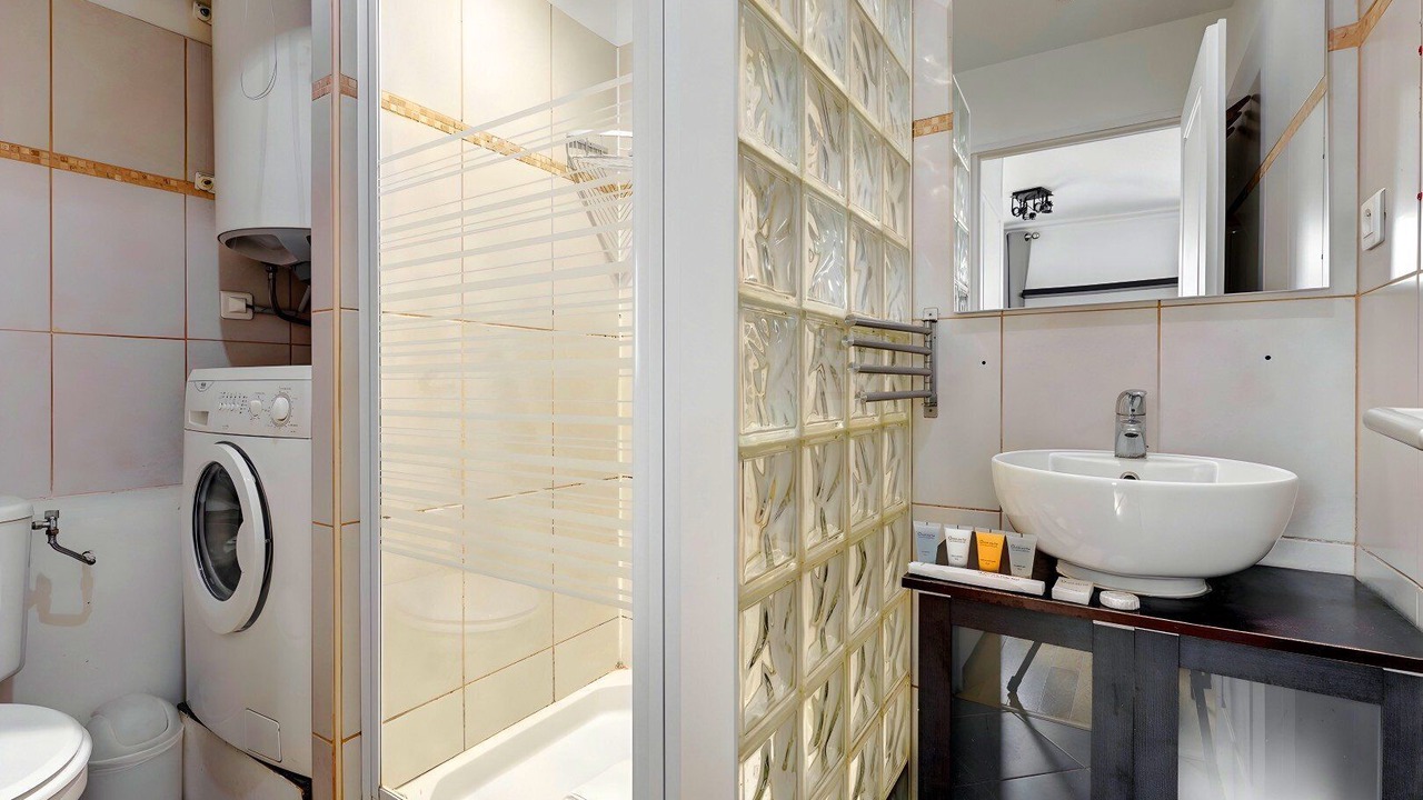 Photo of Bathroom in Batignolles