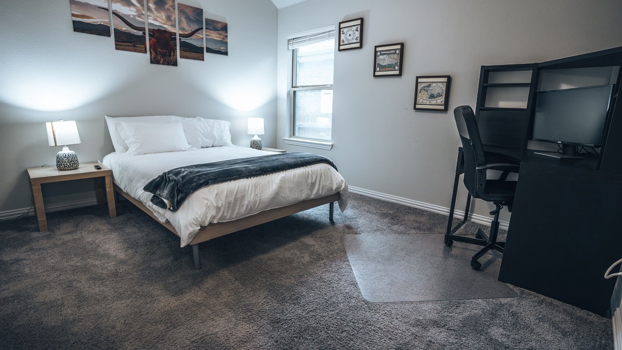 Photo of Bedroom in Kyle