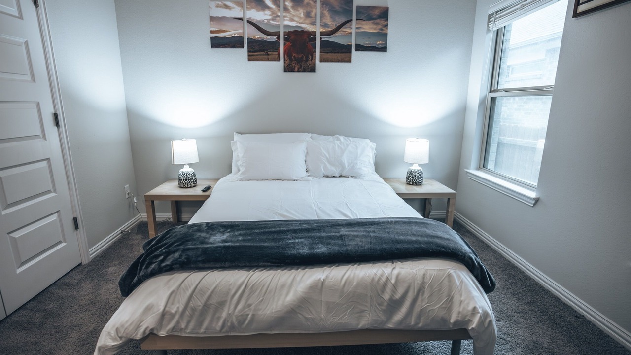 Photo of Bedroom in Kyle