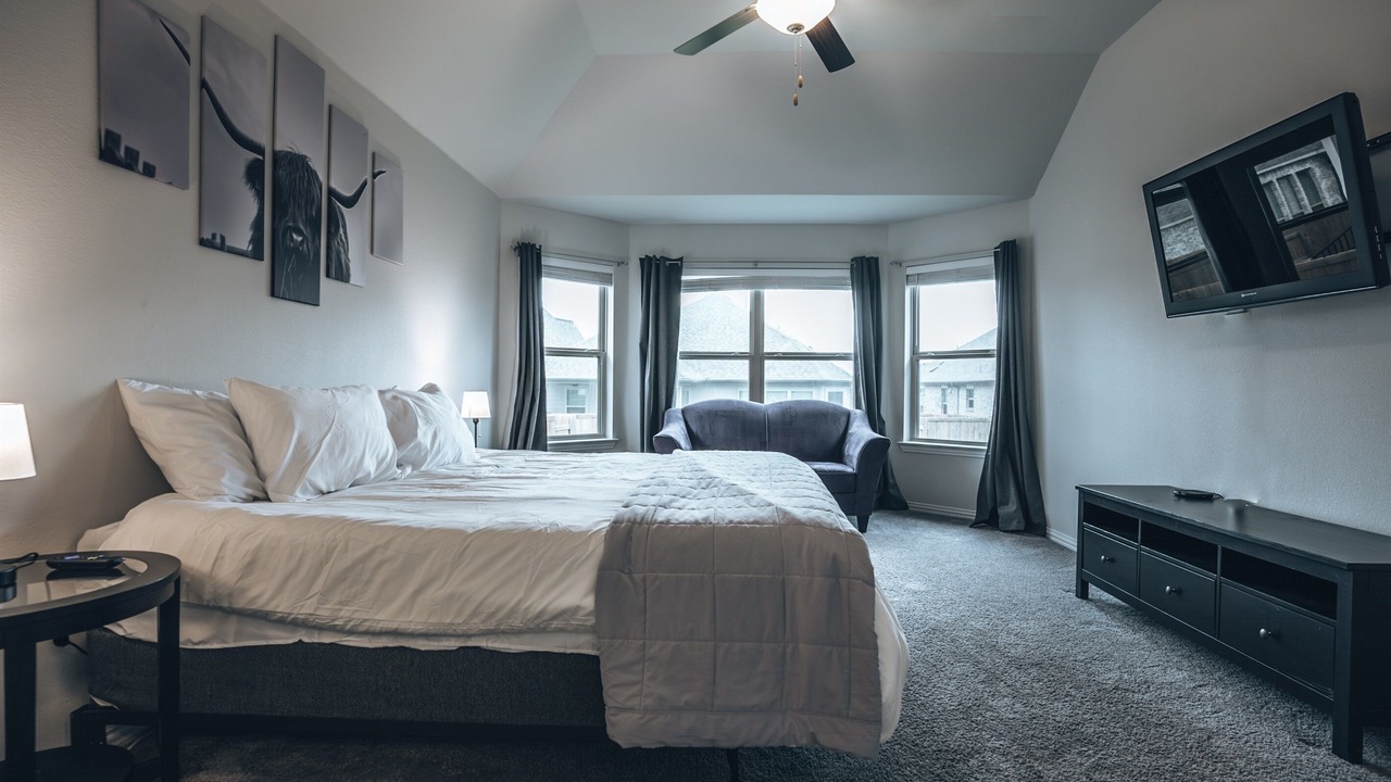 Photo of Bedroom in Kyle