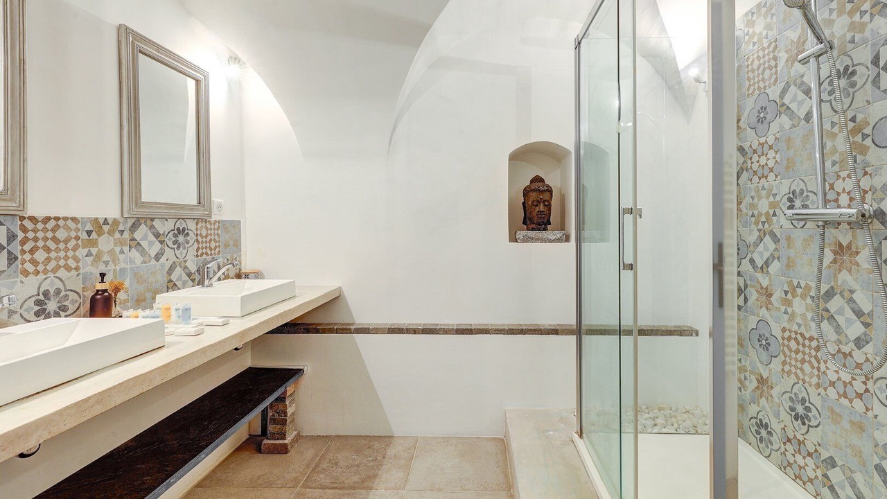 Photo of Bathroom in Quartier du Faubourg-Montmartre