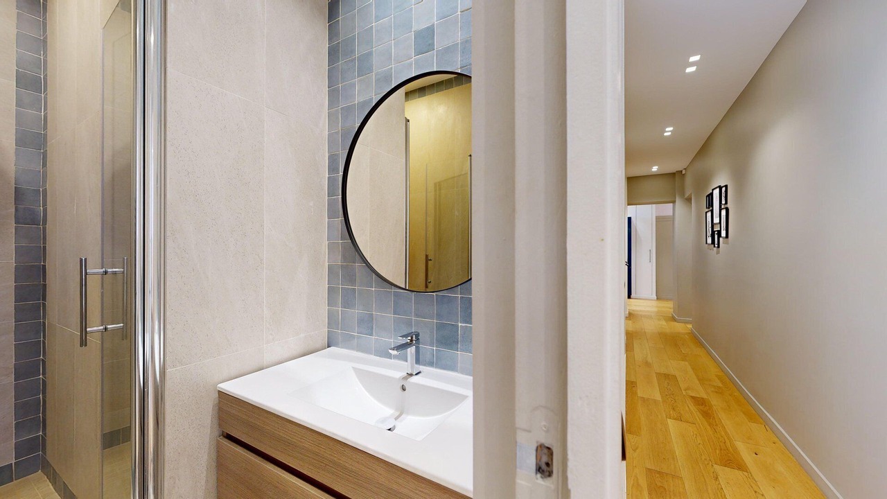 Photo of Bathroom in Auteuil