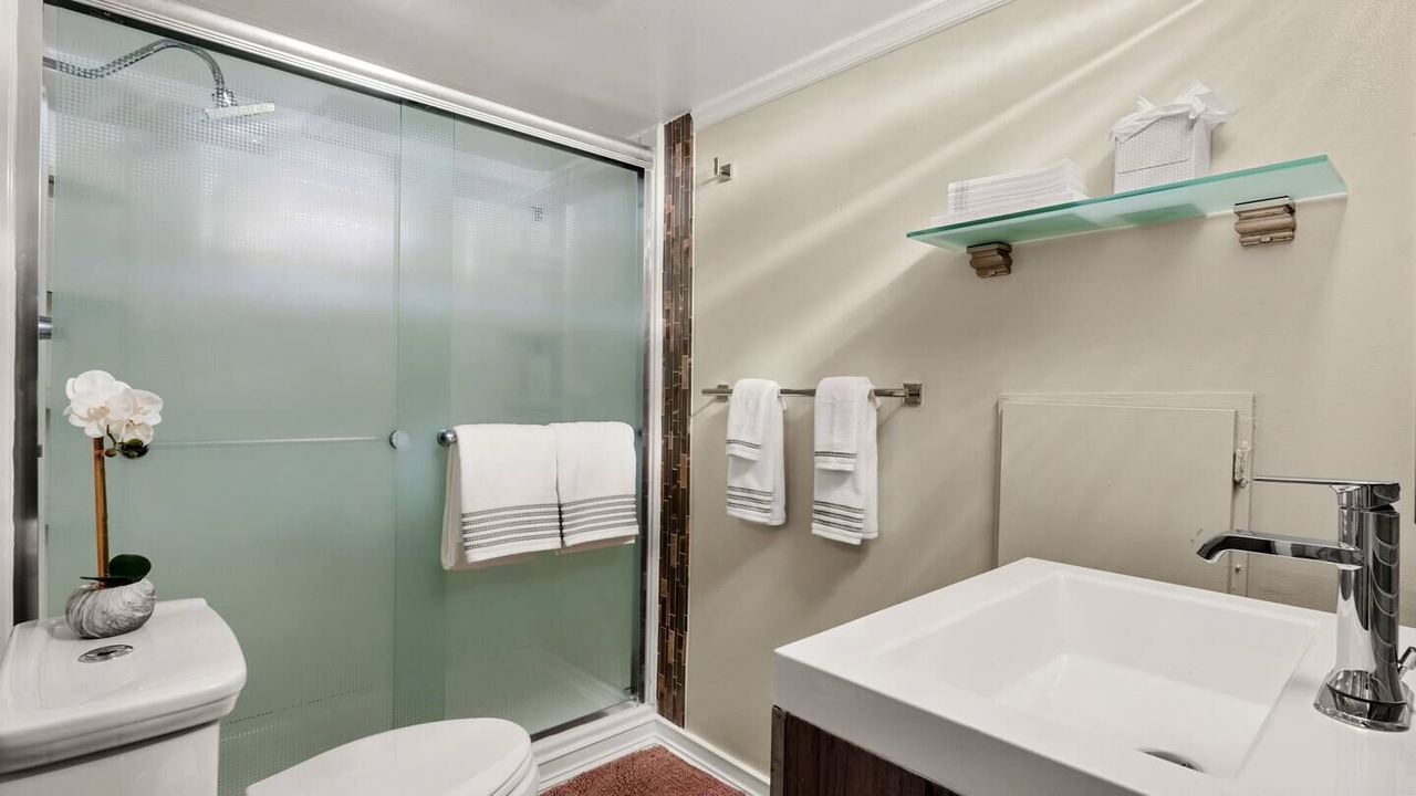 Photo of Bathroom in Lenox