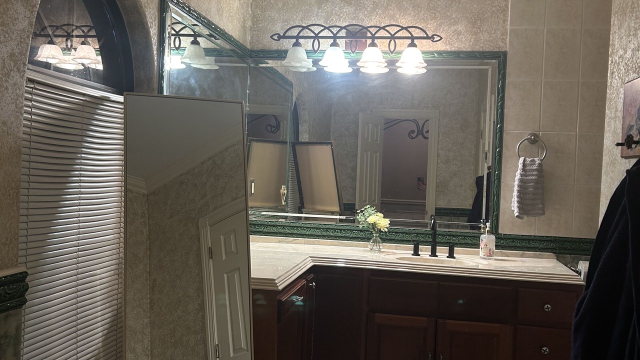 Photo of Bathroom in Eagle Pass