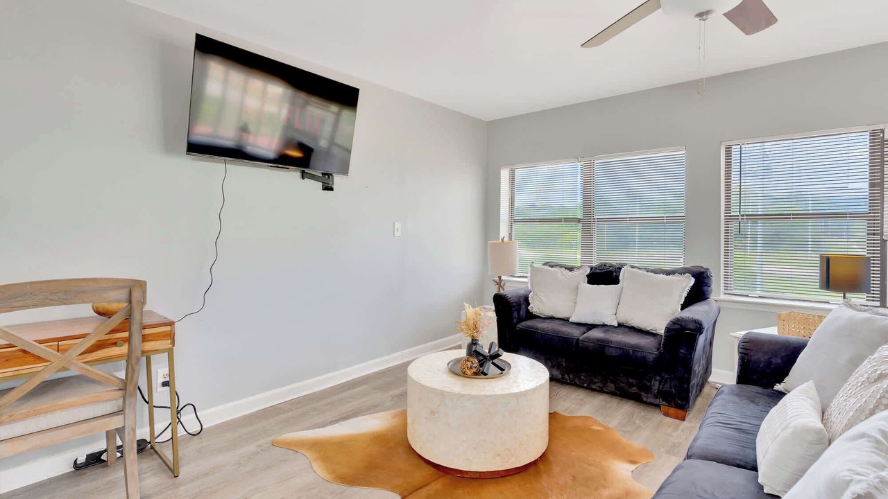 Photo of Livingroom in Collegedale