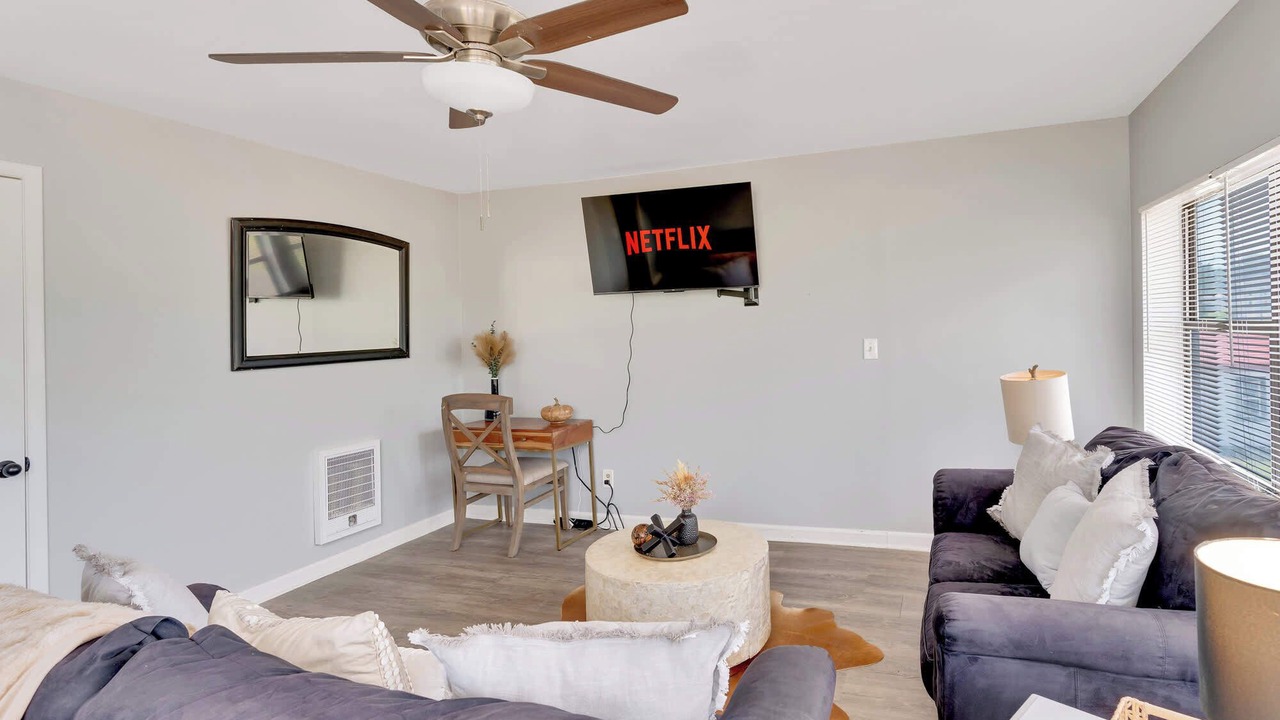 Photo of Livingroom in Collegedale