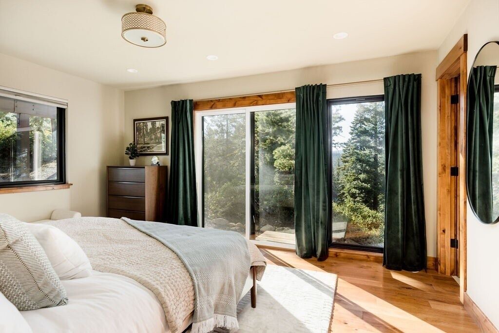 Photo of Bedroom in Meeks Bay