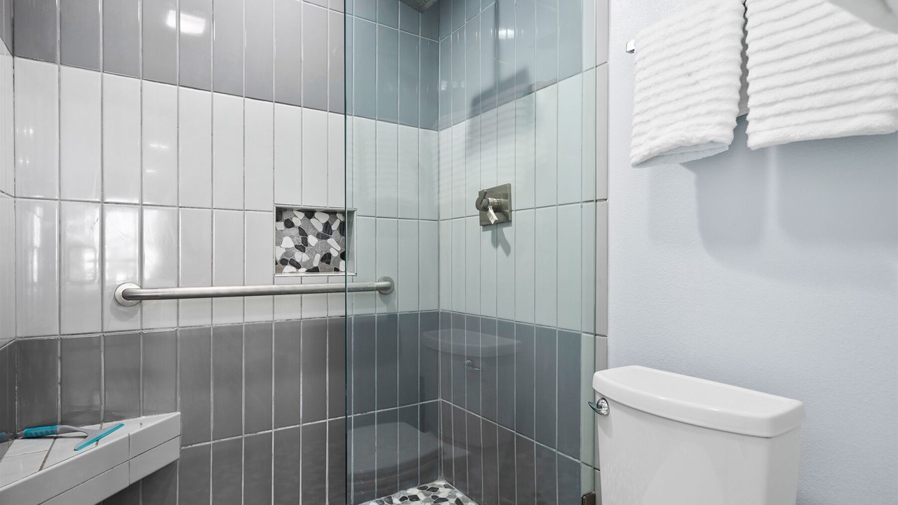 Photo of Bathroom in Harbor Oaks