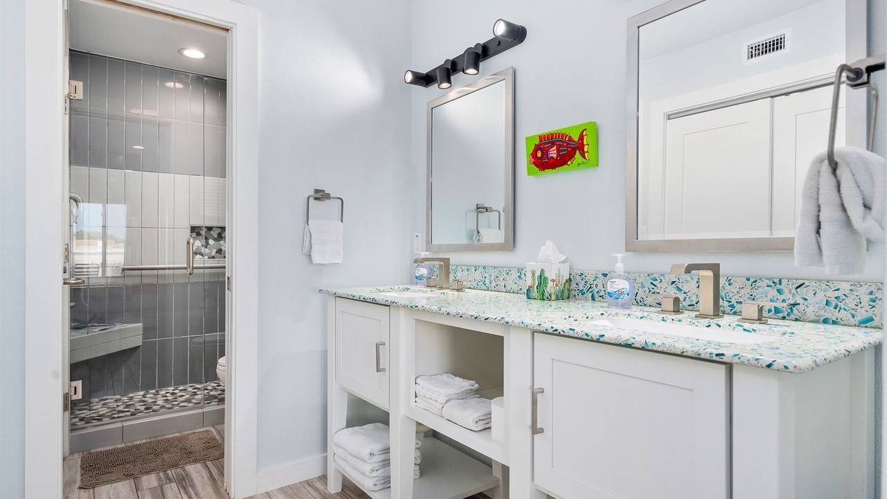 Photo of Bathroom in Harbor Oaks