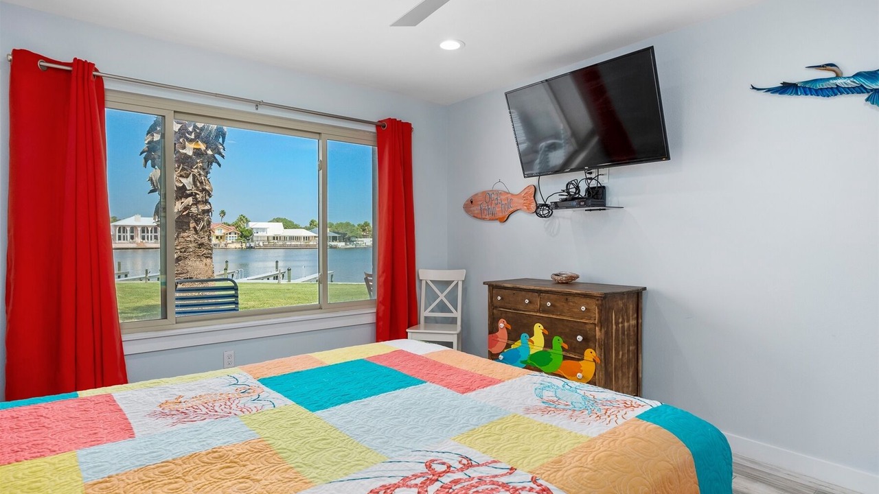 Photo of Bedroom in Harbor Oaks