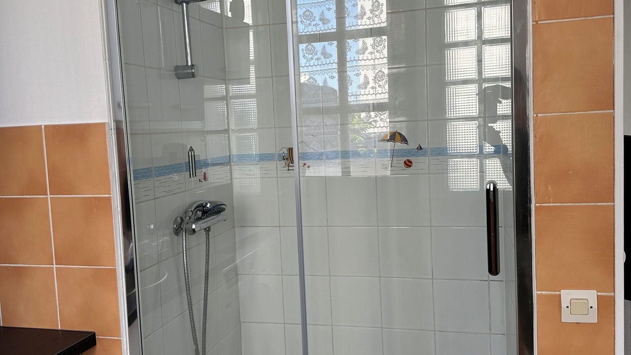 Photo of Bathroom in Aubervilliers