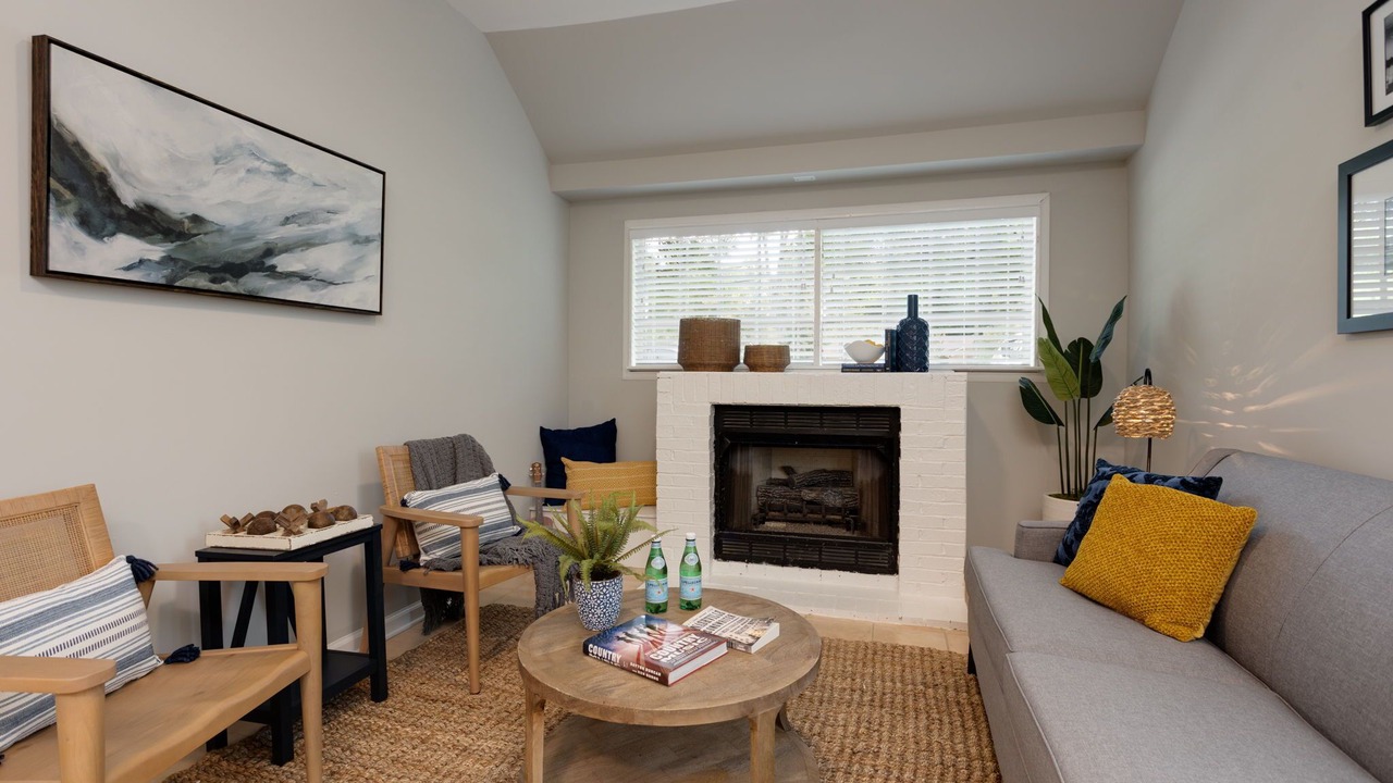 Photo of Livingroom in Green Hills
