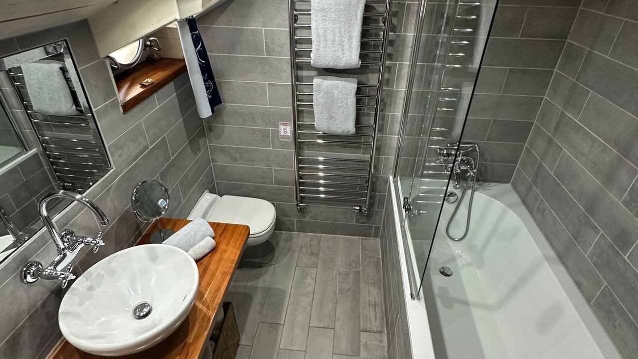 Photo of Bathroom in Canary Wharf