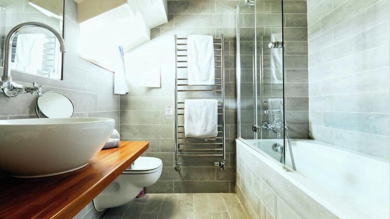 Photo of Bathroom in Canary Wharf