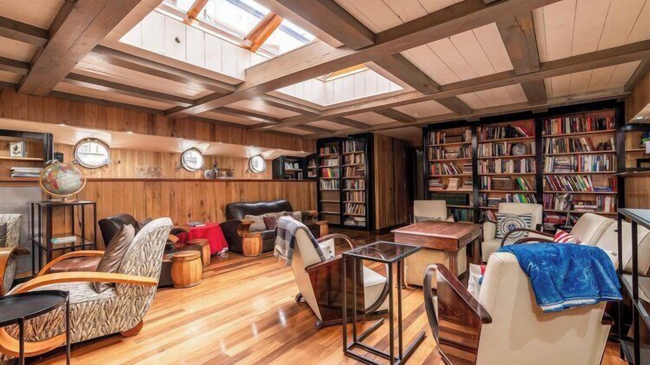 Photo of Livingroom in Canary Wharf