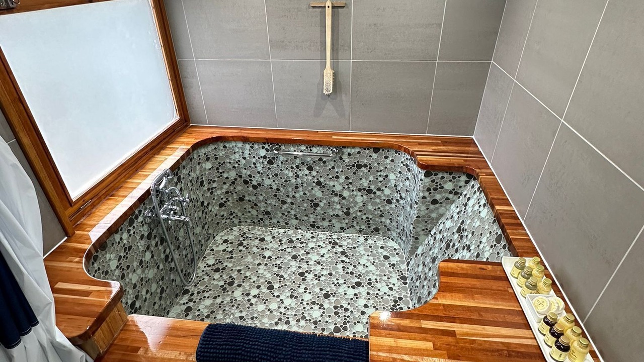 Photo of Bathroom in Canary Wharf