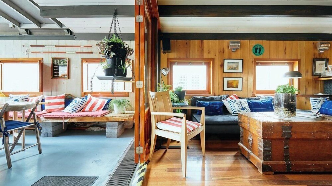 Photo of Others in Canary Wharf