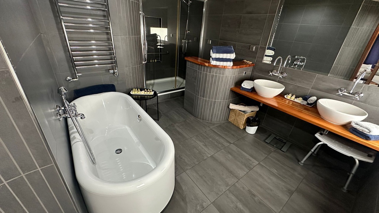 Photo of Bathroom in Canary Wharf