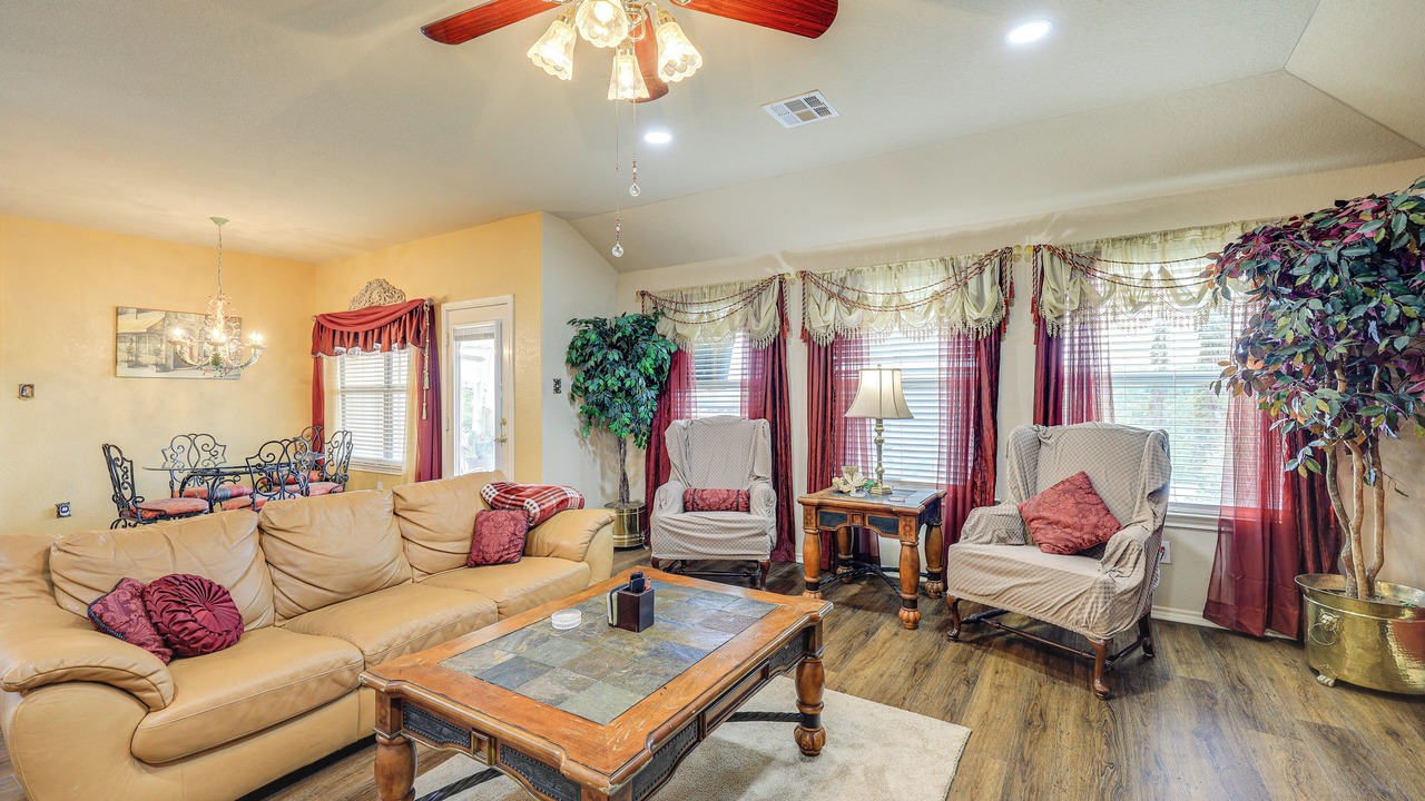 Photo of Livingroom in Wetmore