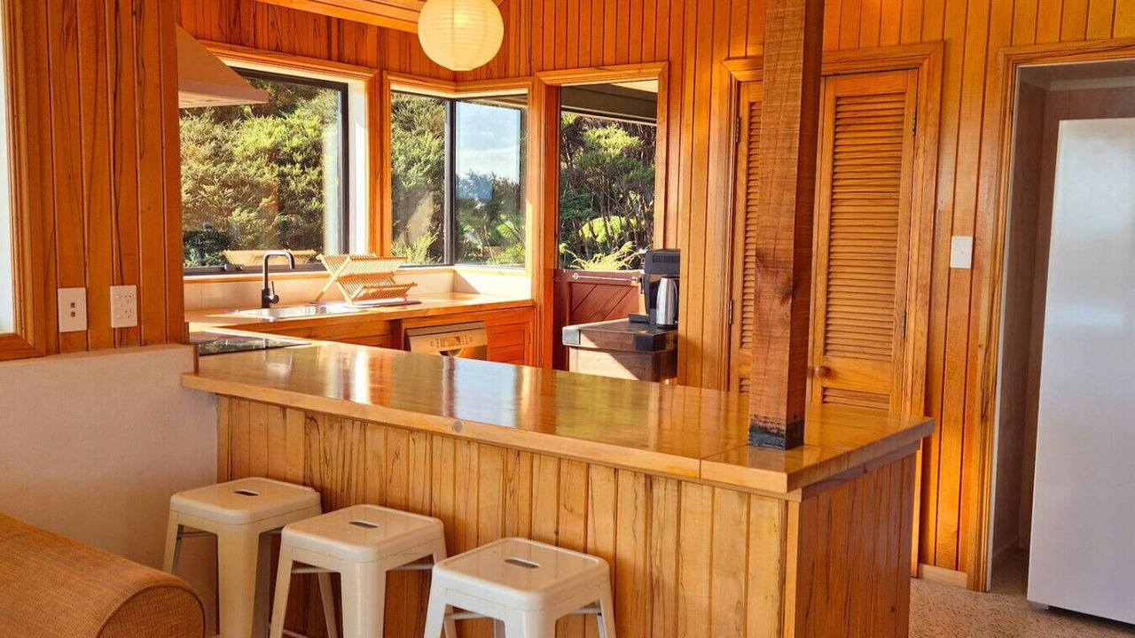 Photo of Others in Raglan