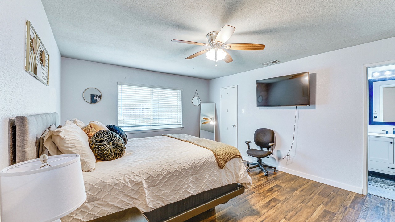 Photo of Bedroom in The Colony