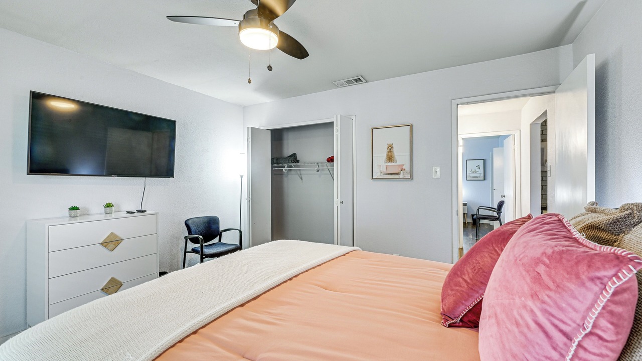 Photo of Bedroom in The Colony