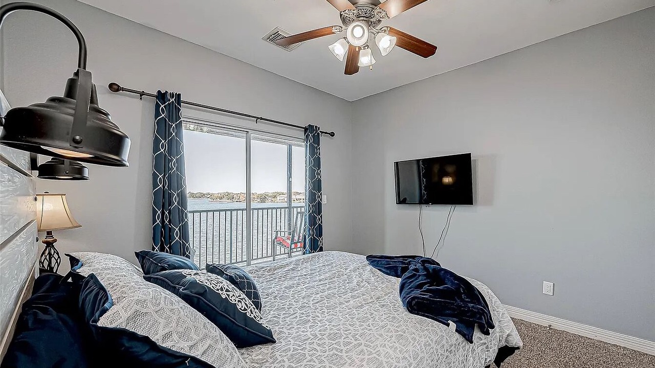 Photo of Bedroom in Seven Coves