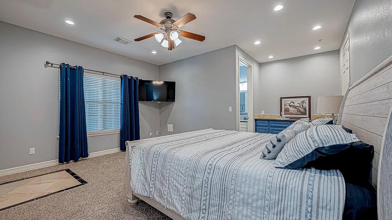 Photo of Bedroom in Seven Coves