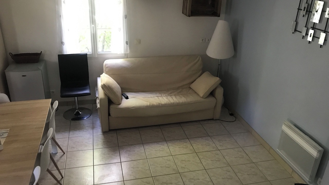 Photo of Livingroom in Checy