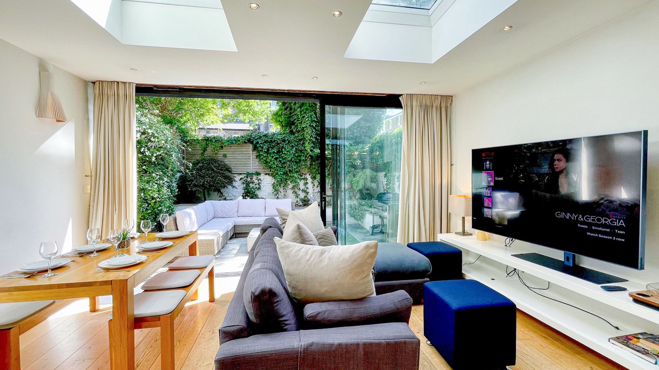 Photo of Livingroom in Addison