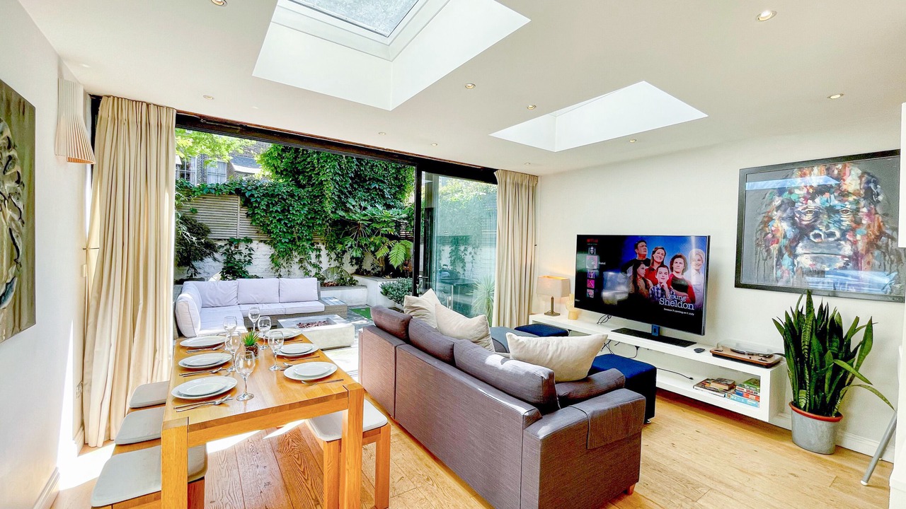 Photo of Livingroom in Addison