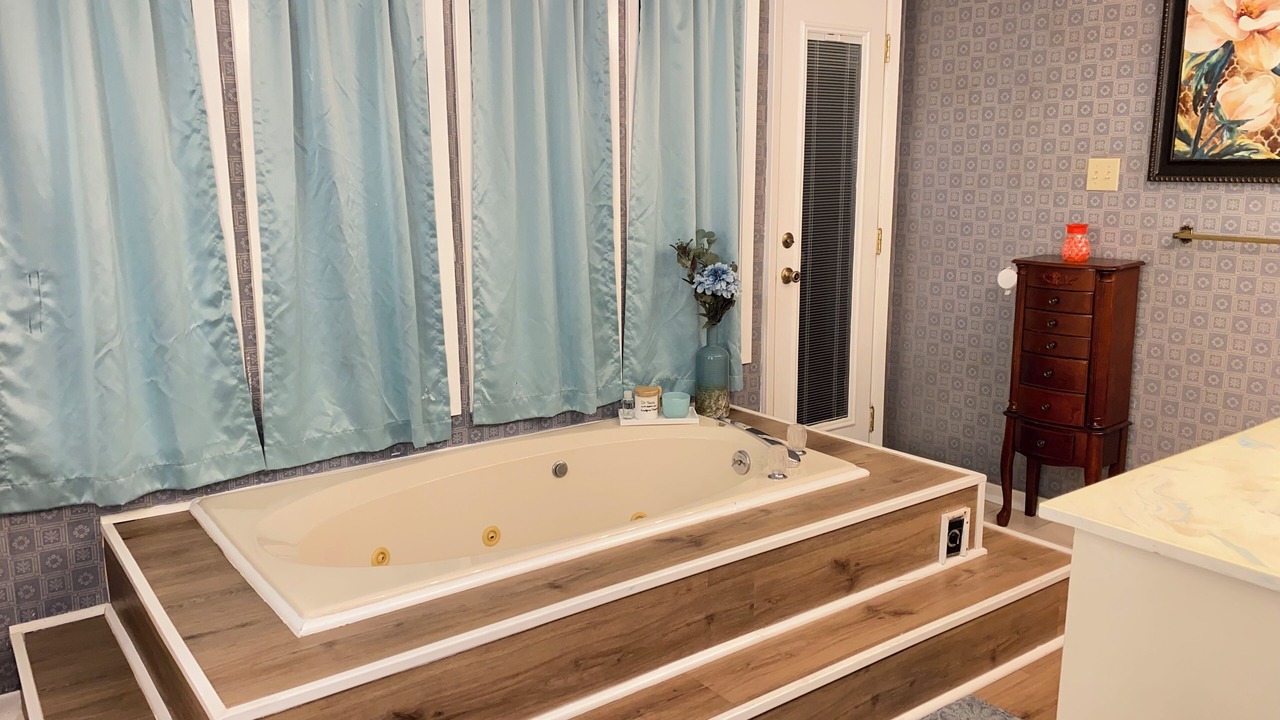 Photo of Bathroom in Grapeland