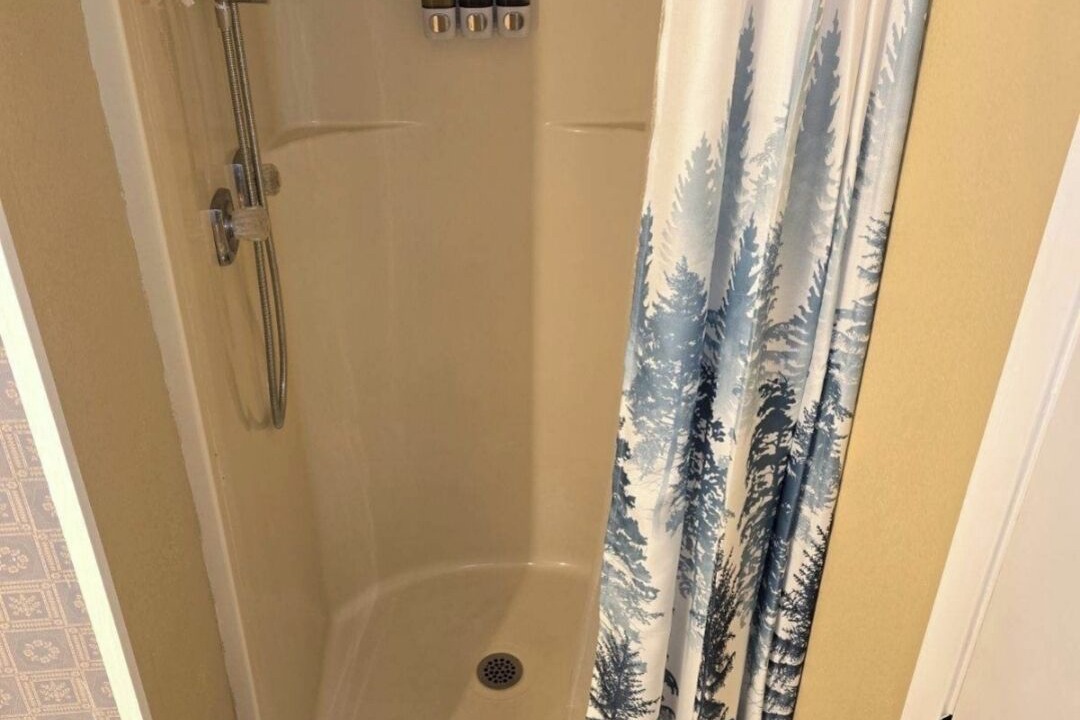 Photo of Bathroom in Grapeland
