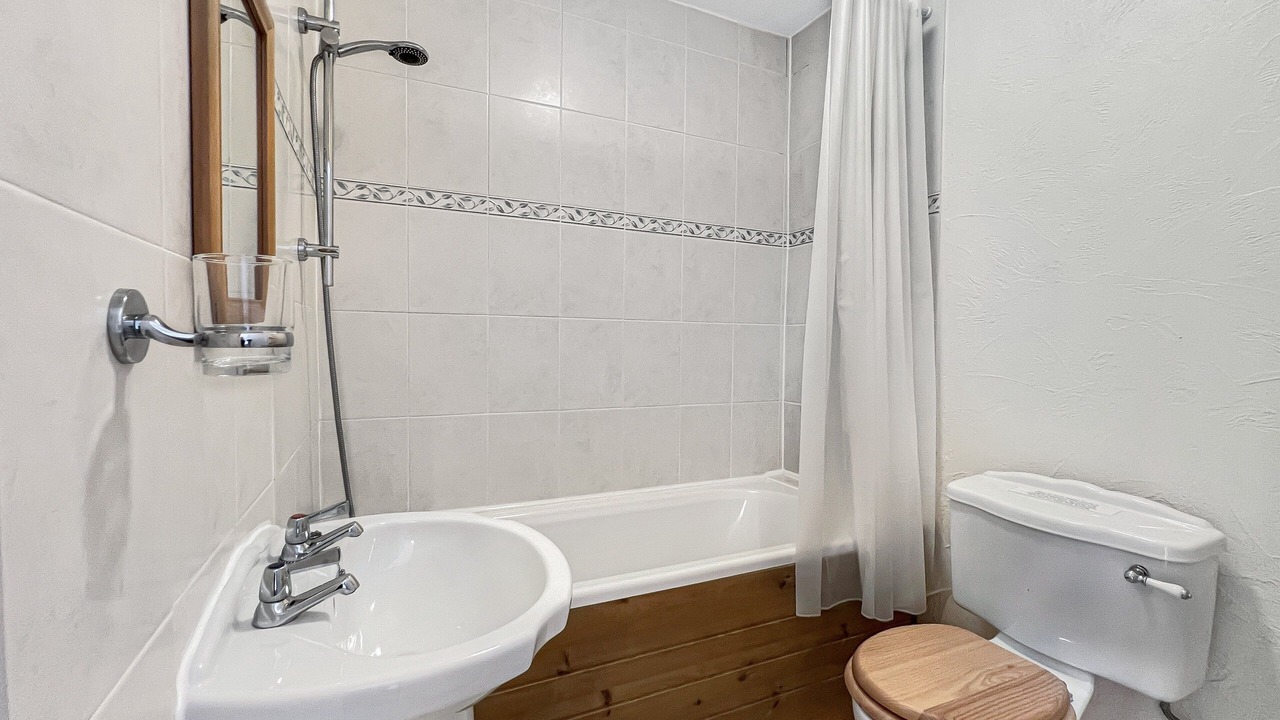 Photo of Bathroom in Swimbridge