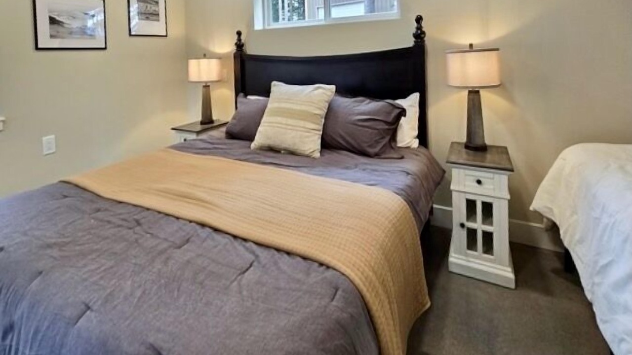 Photo of Bedroom in Girdwood