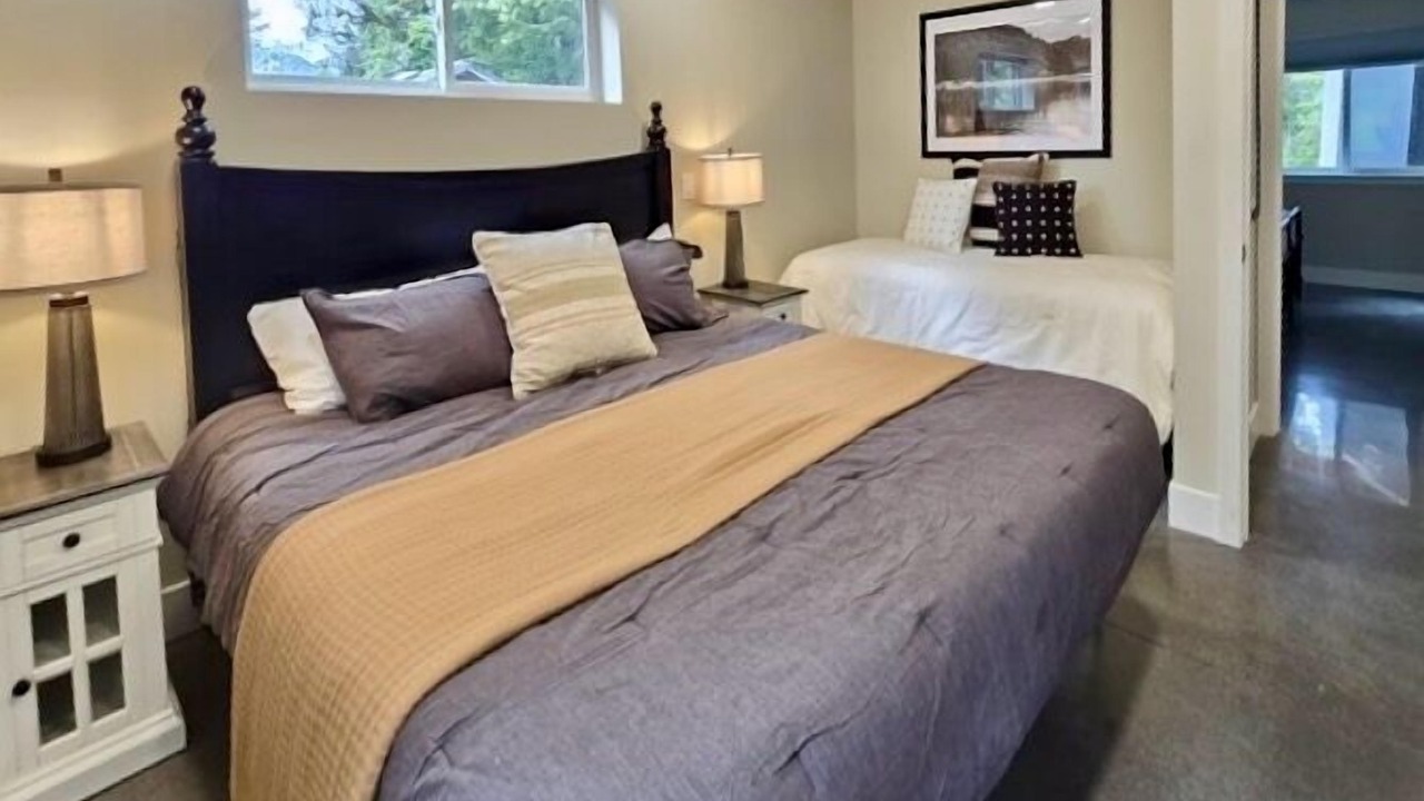 Photo of Bedroom in Girdwood