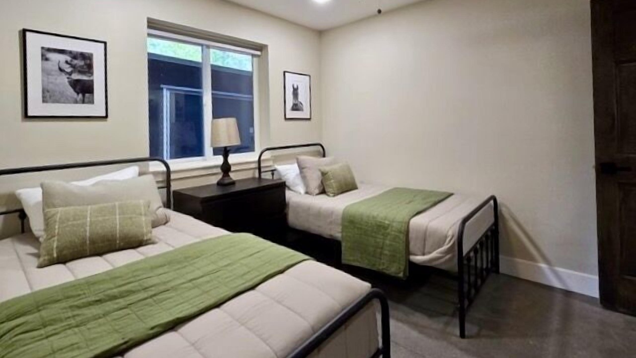Photo of Bedroom in Girdwood