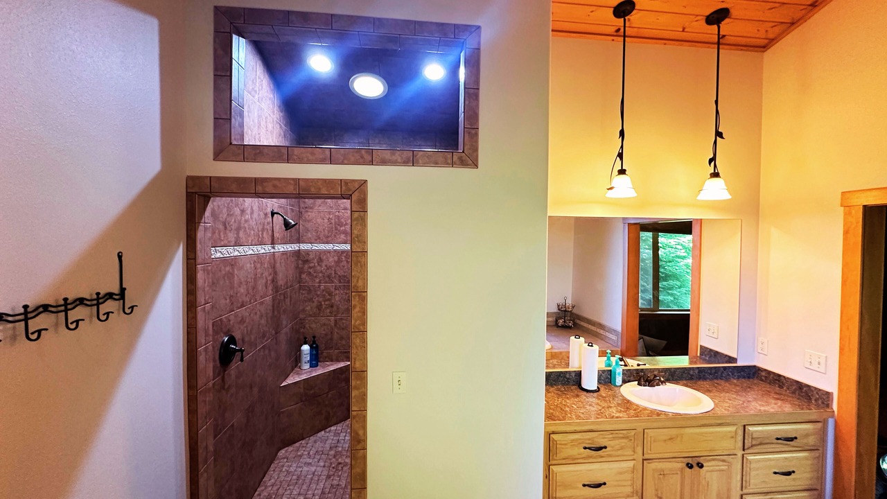 Photo of Bathroom in Grangeville