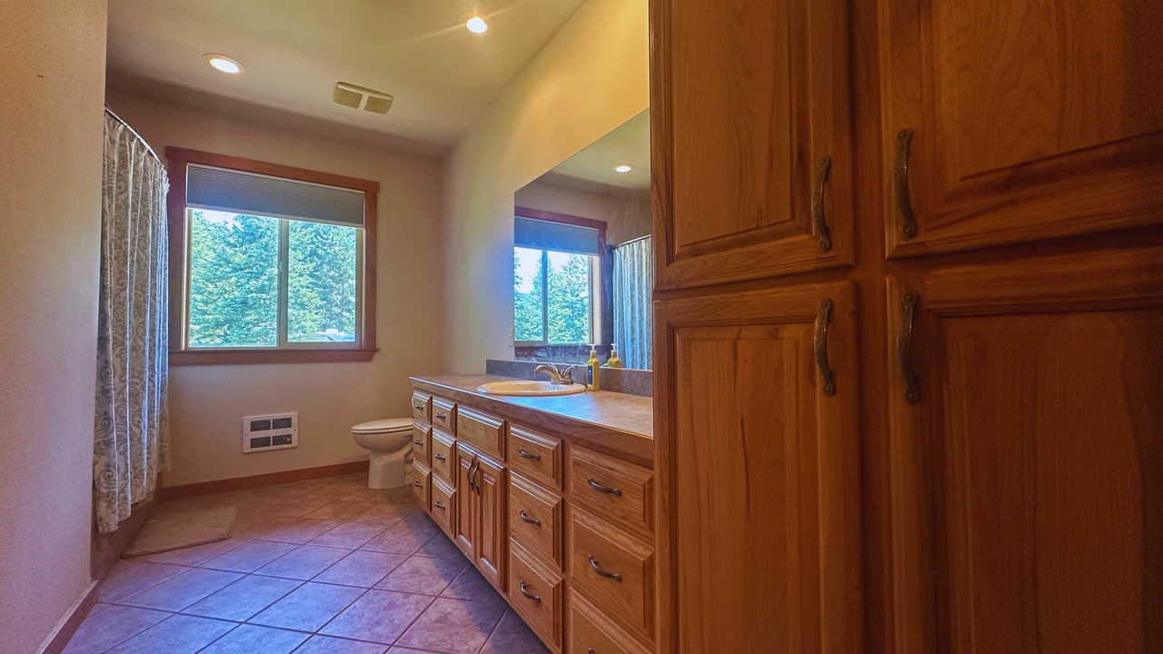 Photo of Bathroom in Grangeville