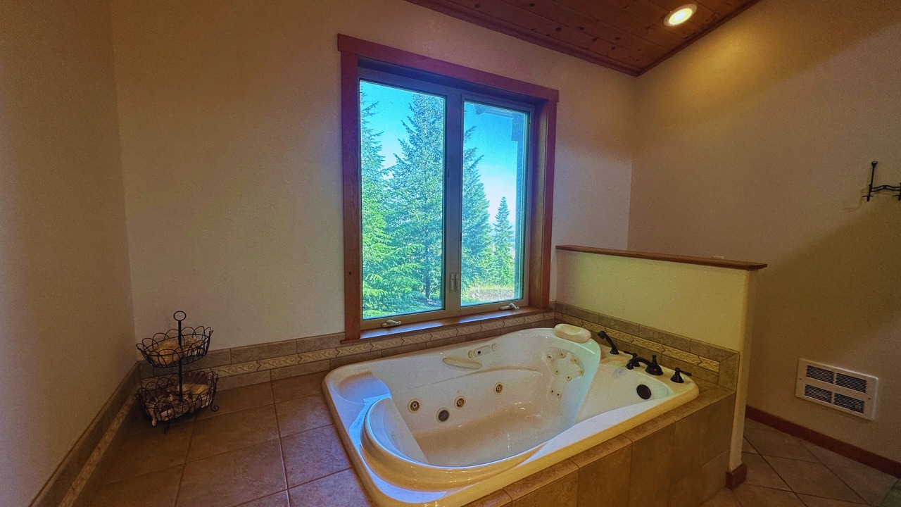 Photo of Bathroom in Grangeville