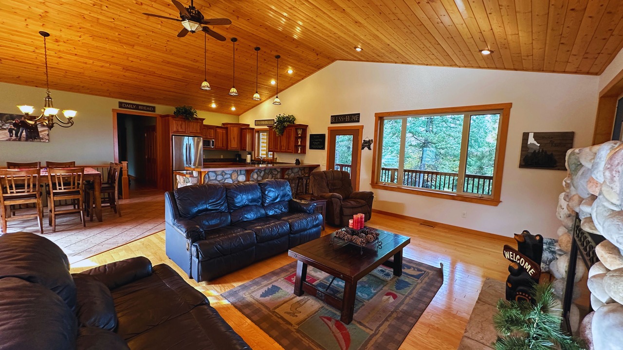 Photo of Livingroom in Grangeville