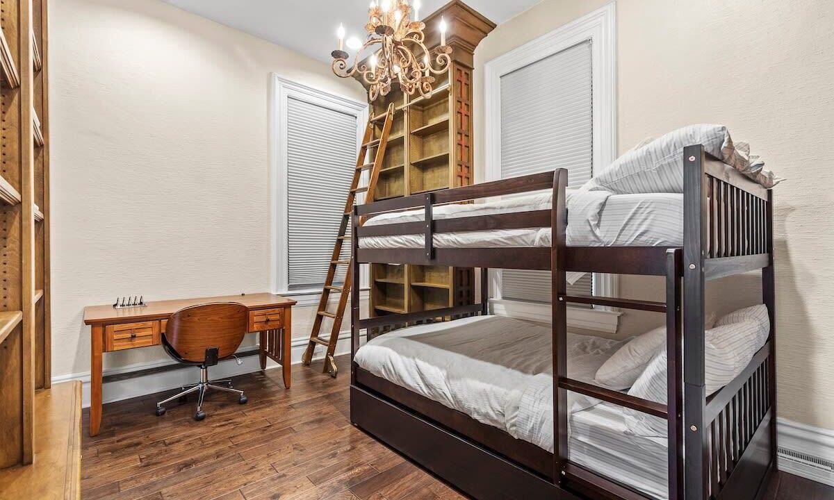 Photo of Bedroom in Mount Washington