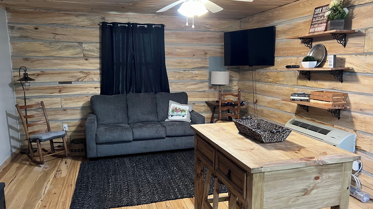 Photo of Livingroom in Mammoth Spring