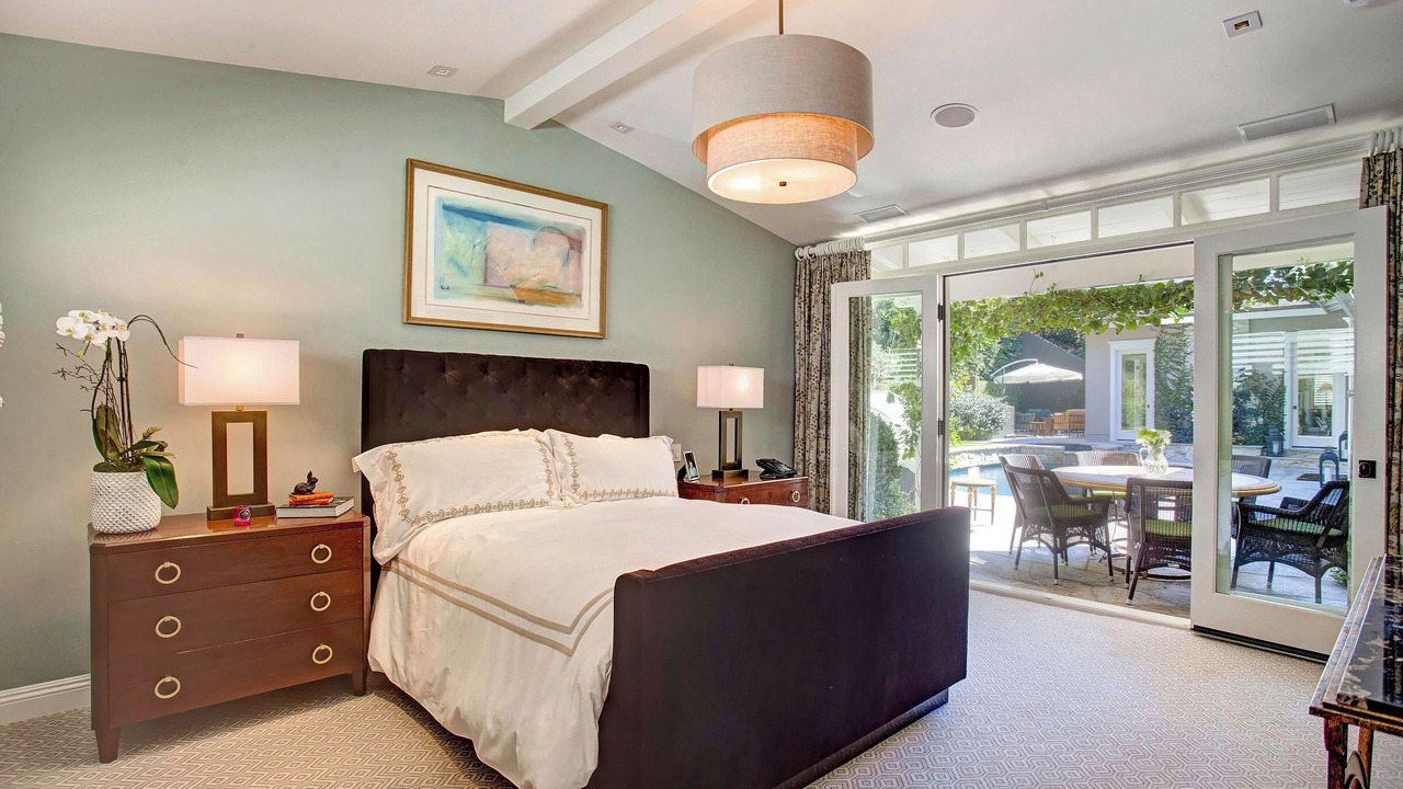 Photo of Bedroom in Beverly Glen