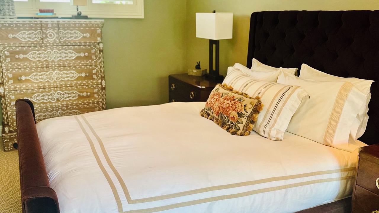 Photo of Bedroom in Beverly Glen