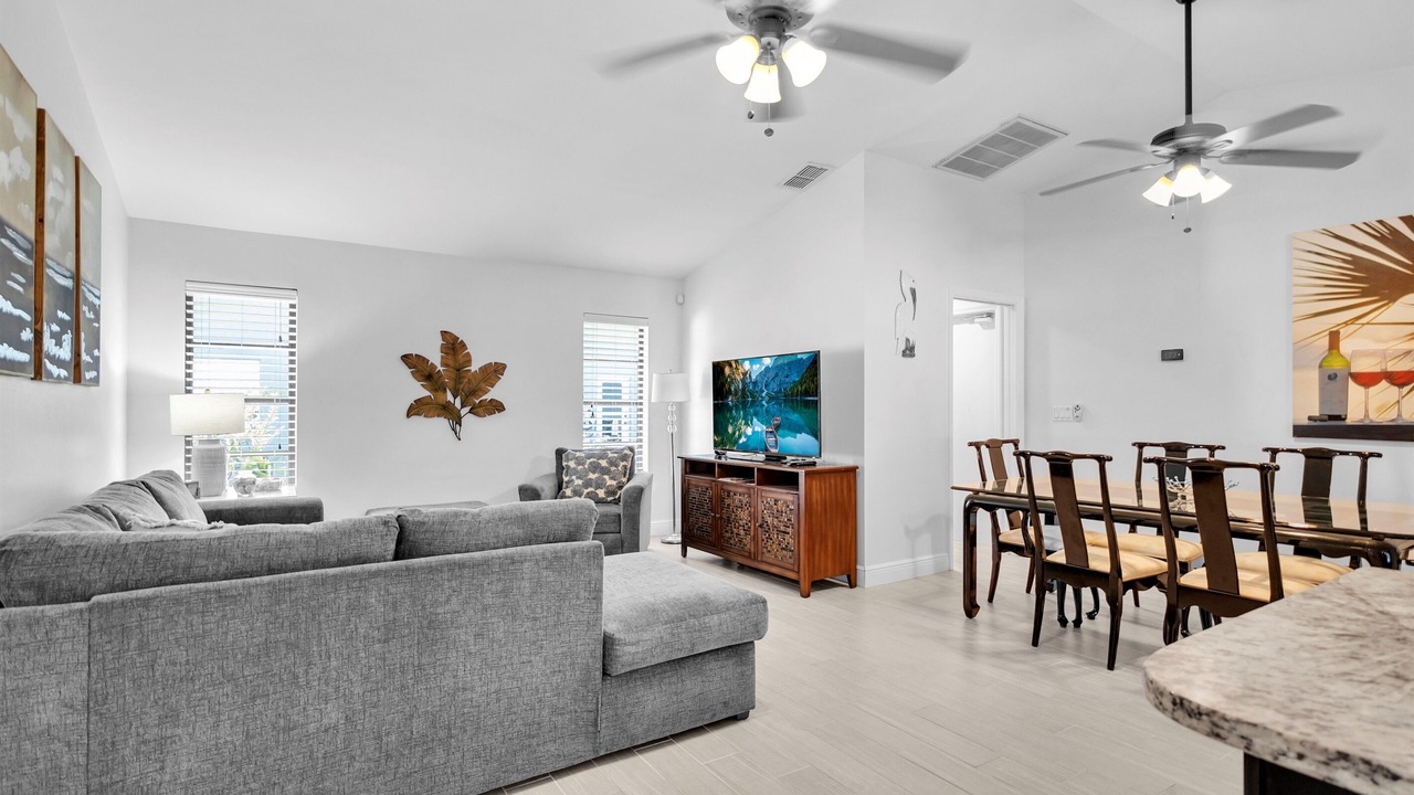 Photo of Livingroom in Caloosahatchee