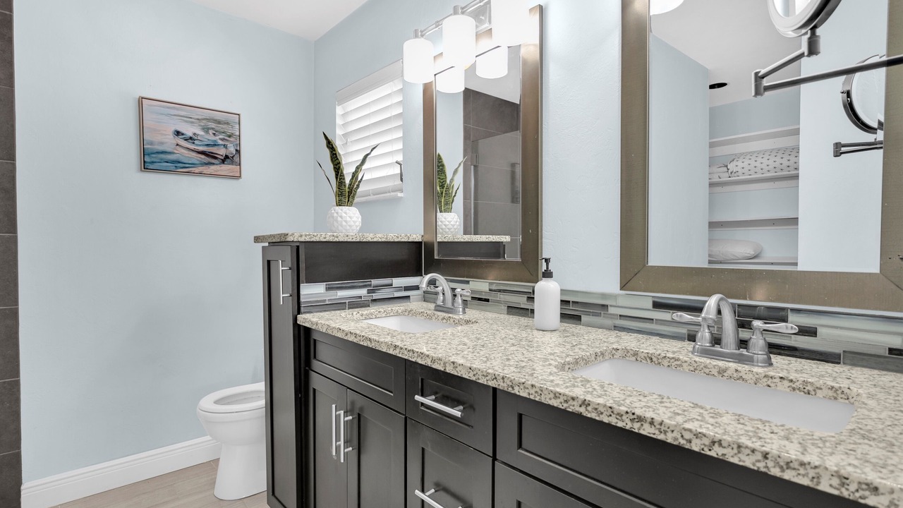 Photo of Bathroom in Caloosahatchee