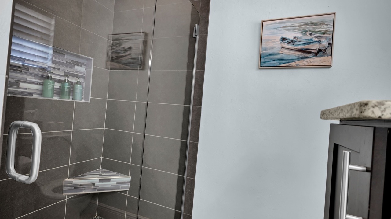 Photo of Bathroom in Caloosahatchee