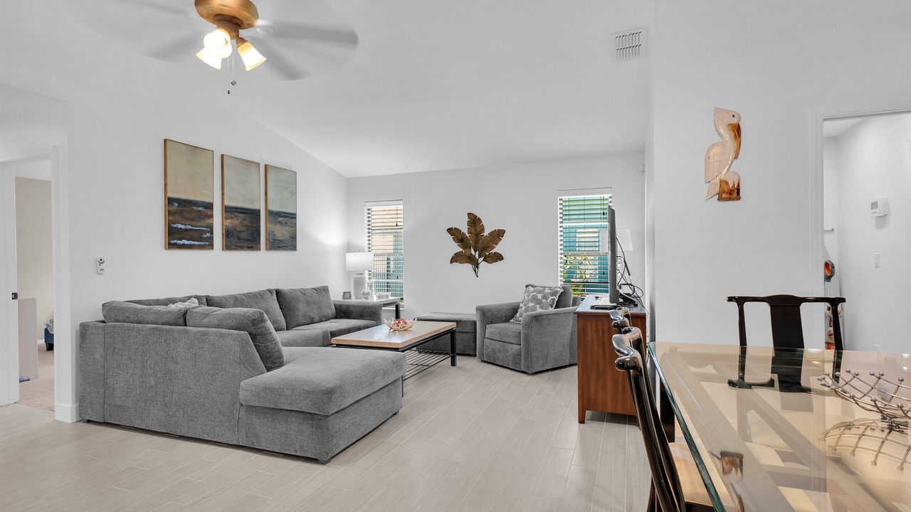 Photo of Livingroom in Caloosahatchee